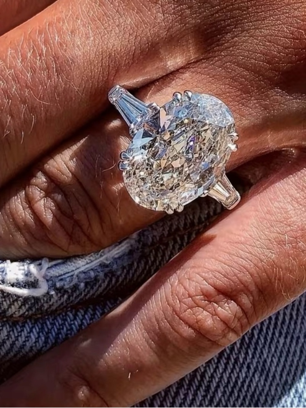 🩶 Classic Oval-Cut CZ Diamond 5 carat Ring Silver plated 🩶